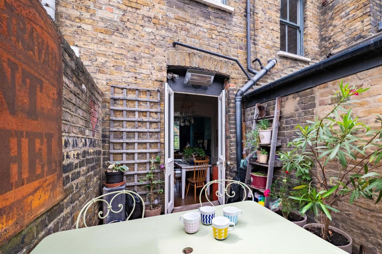 Charming Home With Roof Terrace In East London By Underthedoormat ภายนอก รูปภาพ
